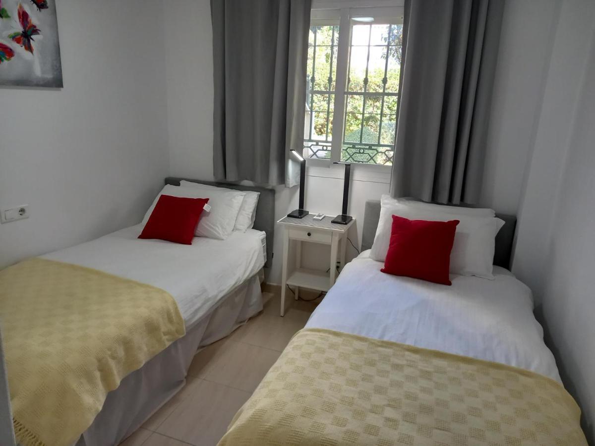 Refurbished 2-Bed Apartment Burriana Beach. Nerja Exterior photo